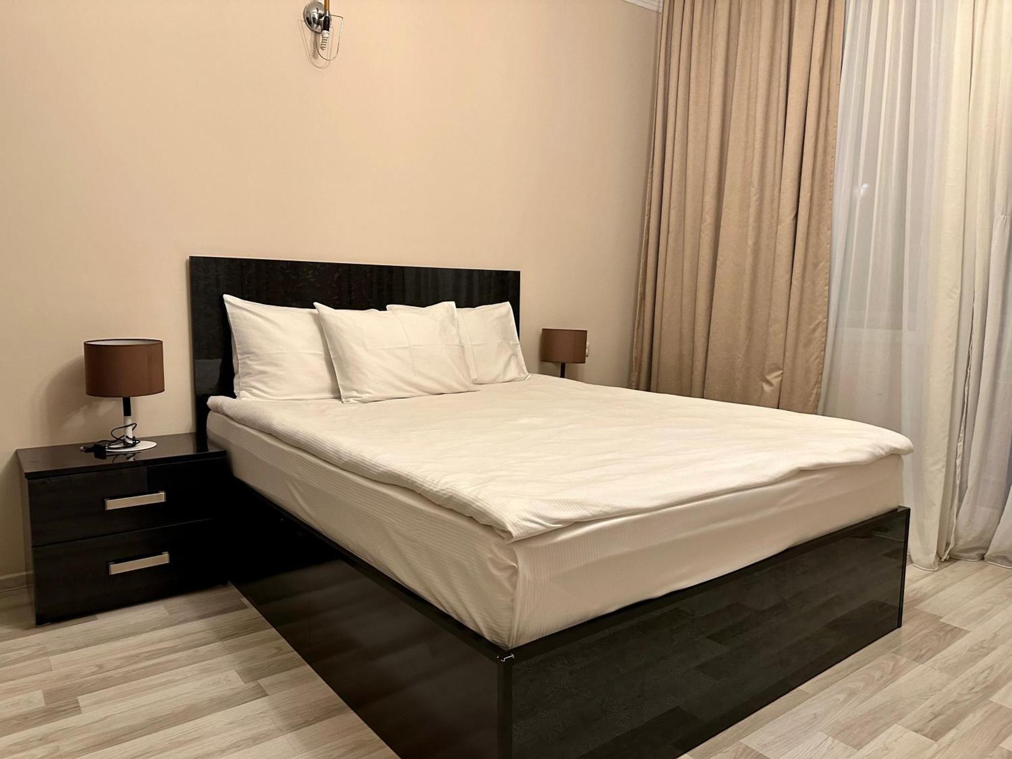 Hotel Tsereteli Batoemi Buitenkant foto